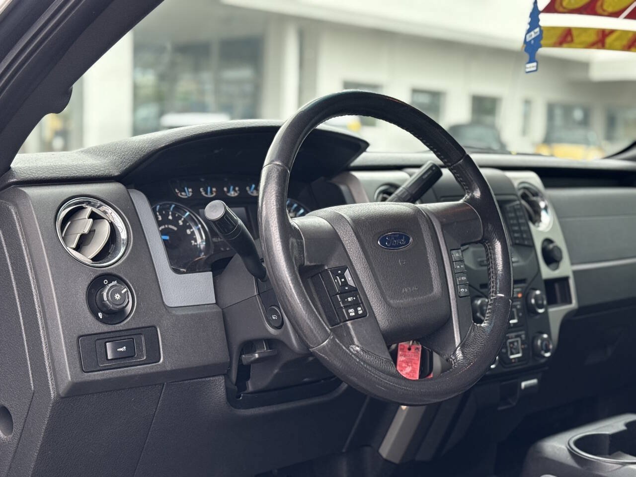 Used 2014 Ford F150 XLT w/ Equipment Group 302A Luxury AWD/4WD image 2