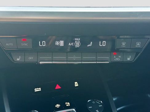 Used 2025 Audi Q4 e-tron Premium w/ Convenience Package RWD image 33