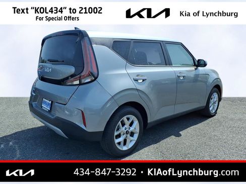 Used 2025 Kia Soul LX w/ LX Technology Package FWD image 4