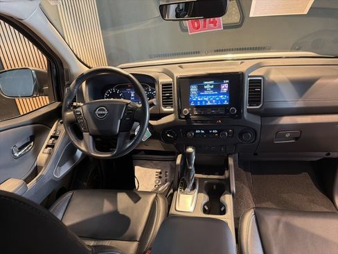 Used 2024 Nissan Frontier SL AWD/4WD image 11