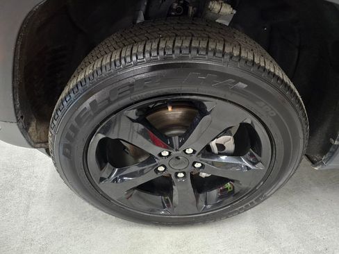 Used 2023 Jeep Grand Cherokee Altitude image 9