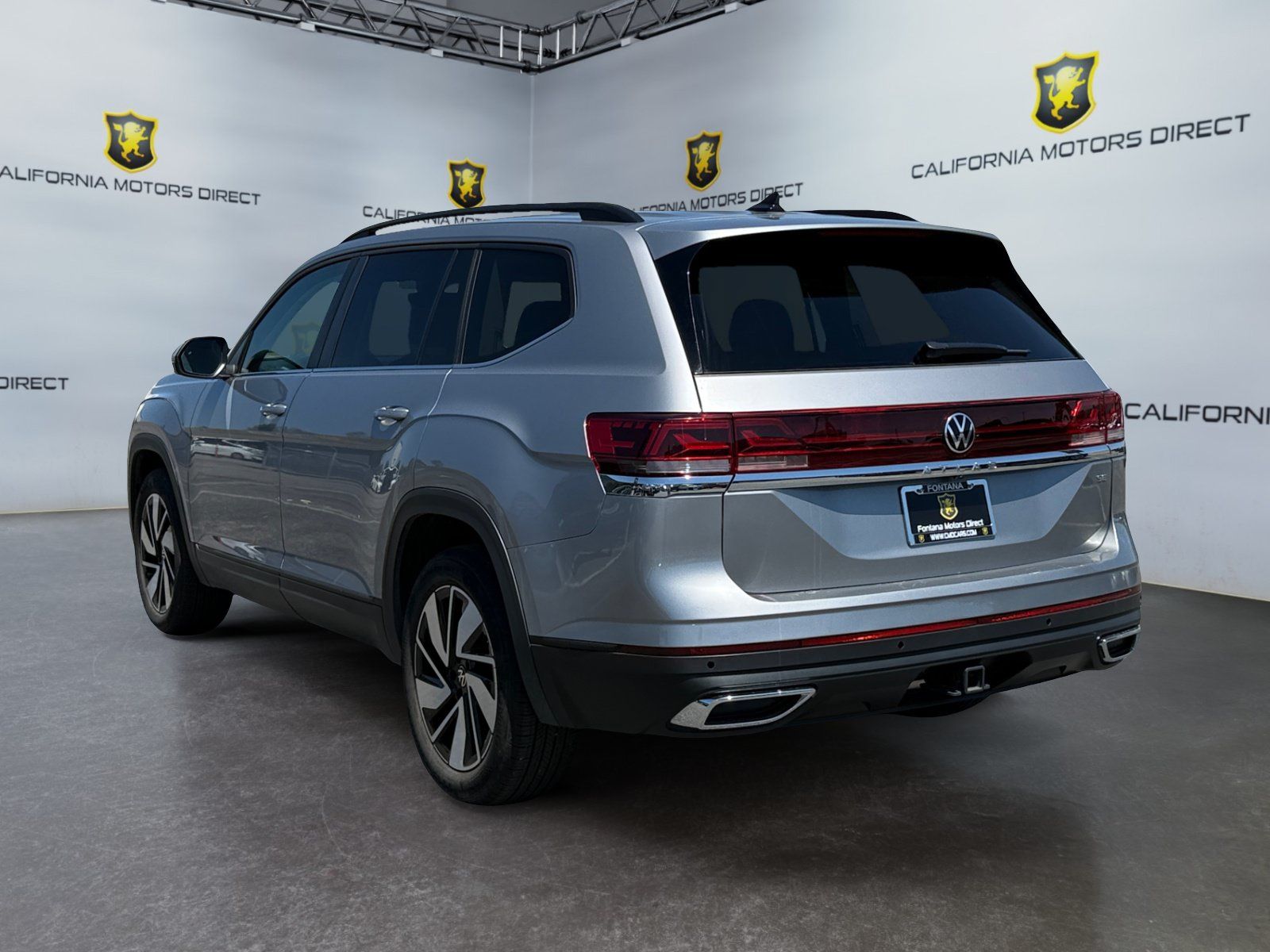 Used 2025 Volkswagen Atlas SE FWD image 3