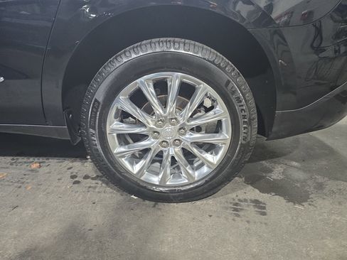 Used 2021 Buick Enclave Premium w/ Sun and Sites Package image 35