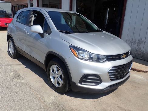 Used 2019 Chevrolet Trax LS FWD image 21