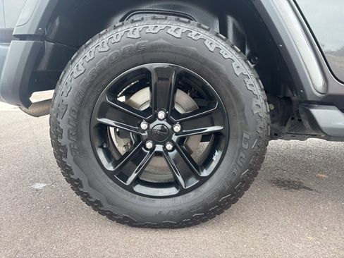 Used 2021 Jeep Wrangler Unlimited Sahara image 31