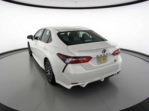 Used 2023 Toyota Camry SE image 5