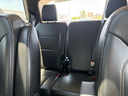 Used 2018 Chevrolet Traverse Premier AWD/4WD image 23