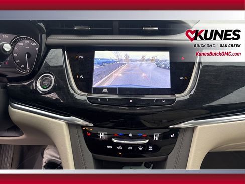 Used 2021 Cadillac XT6 Premium Luxury w/ LPO, Floor Liner Package image 21