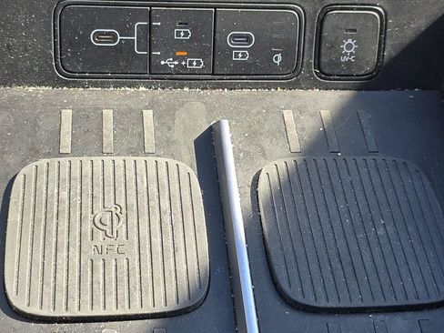 Used 2024 Hyundai Santa Fe Limited image 34