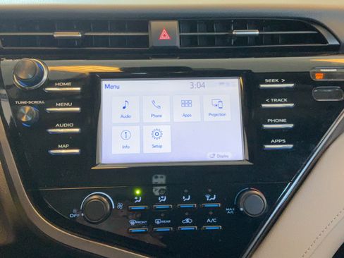 Used 2019 Toyota Camry LE FWD image 14