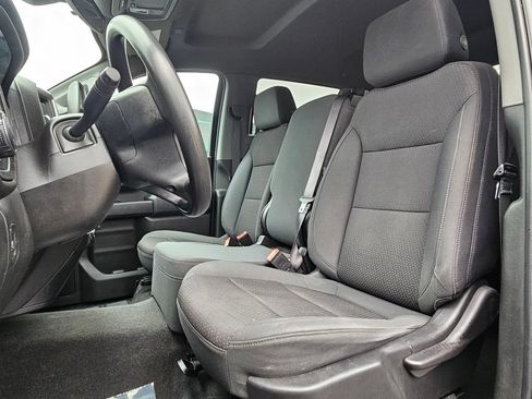 Used 2020 Chevrolet Silverado 1500 Custom w/ Custom Value Package AWD/4WD image 9