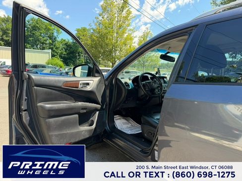 Used 2014 Nissan Pathfinder SL w/ SL Premium Package AWD/4WD image 9