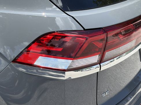 New 2026 Volkswagen Atlas Cross Sport SE FWD image 10