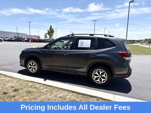 Used 2022 Subaru Forester Premium AWD/4WD image 5