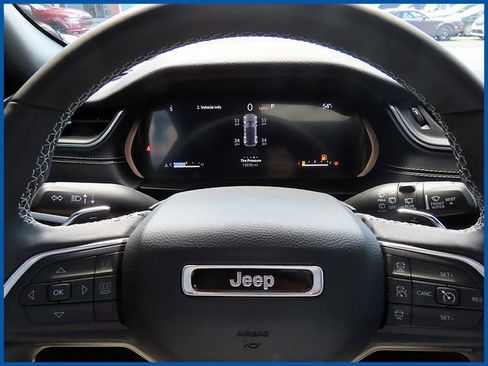 Used 2023 Jeep Grand Cherokee Altitude AWD/4WD image 15