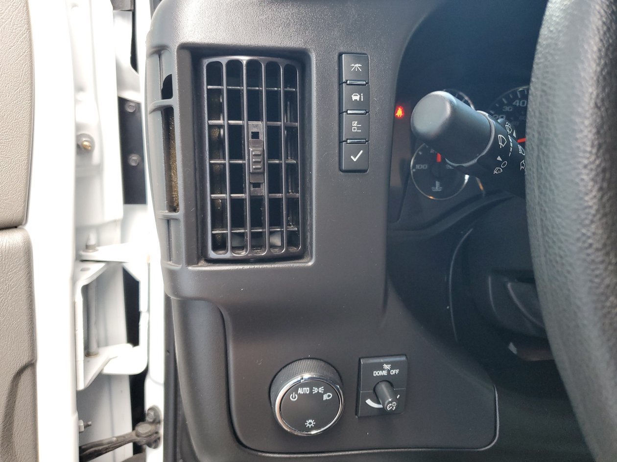 Used 2025 Chevrolet Express 3500 LT w/ LT Preferred Equipment Group RWD image 27