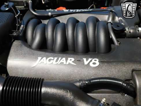 Used 1998 Jaguar XK8 Convertible image 16