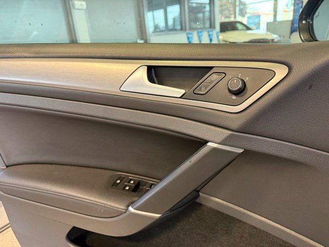 Used 2017 Volkswagen Golf SE FWD image 20