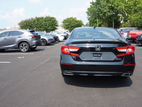 Used 2022 Honda Accord Sport image 4