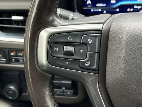 Used 2022 Chevrolet Suburban LT w/ LT Signature Package image 27