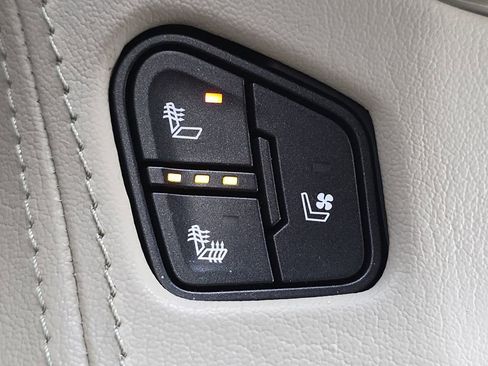 Used 2019 GMC Yukon Denali w/ Denali Ultimate Package image 15