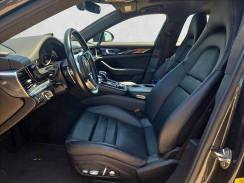 Used 2019 Porsche Panamera RWD image 17