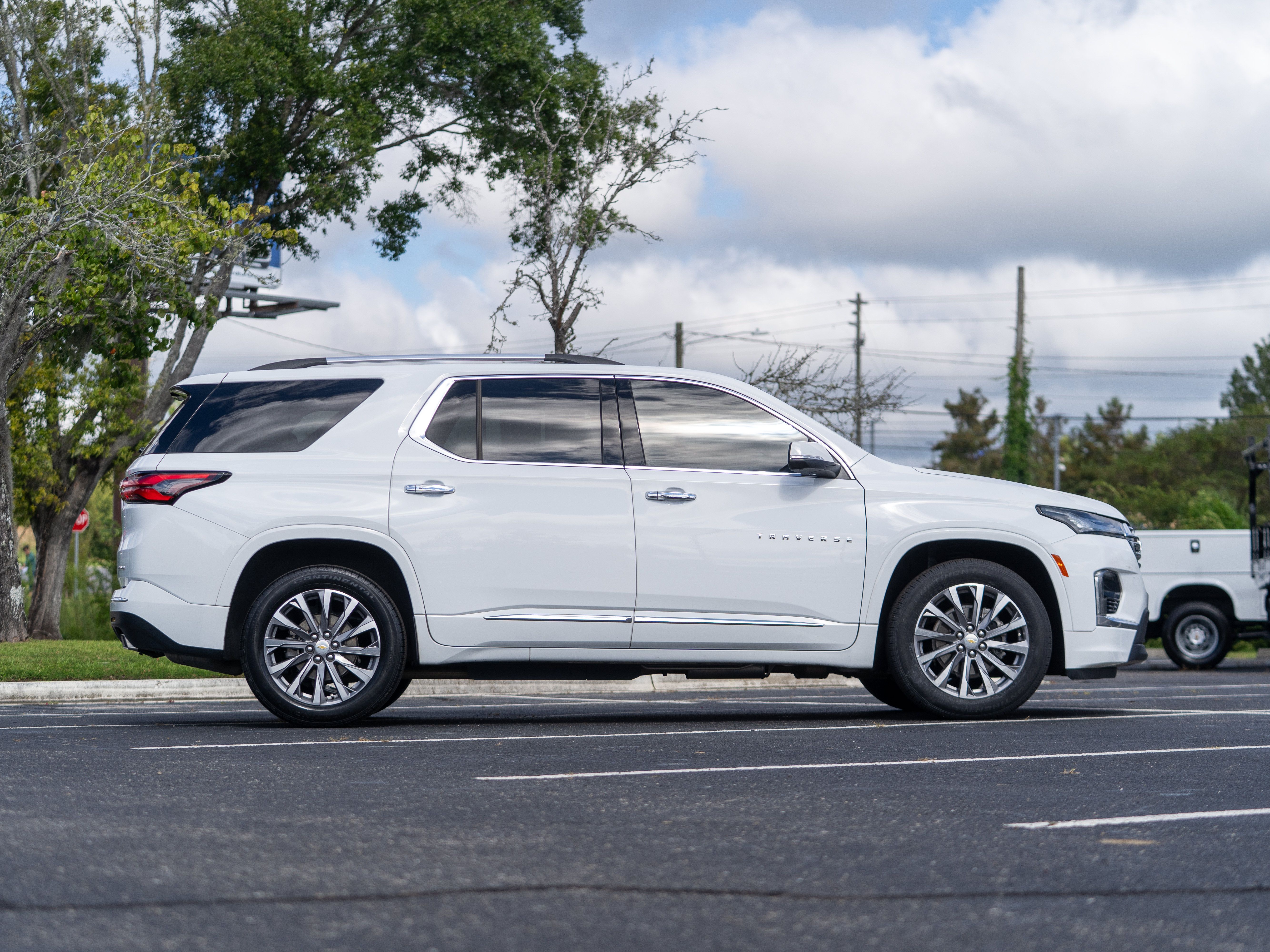 Used 2022 Chevrolet Traverse Premier w/ LPO, Floor Liner Package FWD image 5