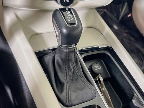 Used 2020 Volvo XC60 T5 Momentum w/ Protection Package AWD/4WD image 16
