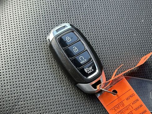 Used 2022 Hyundai Kona Limited image 20