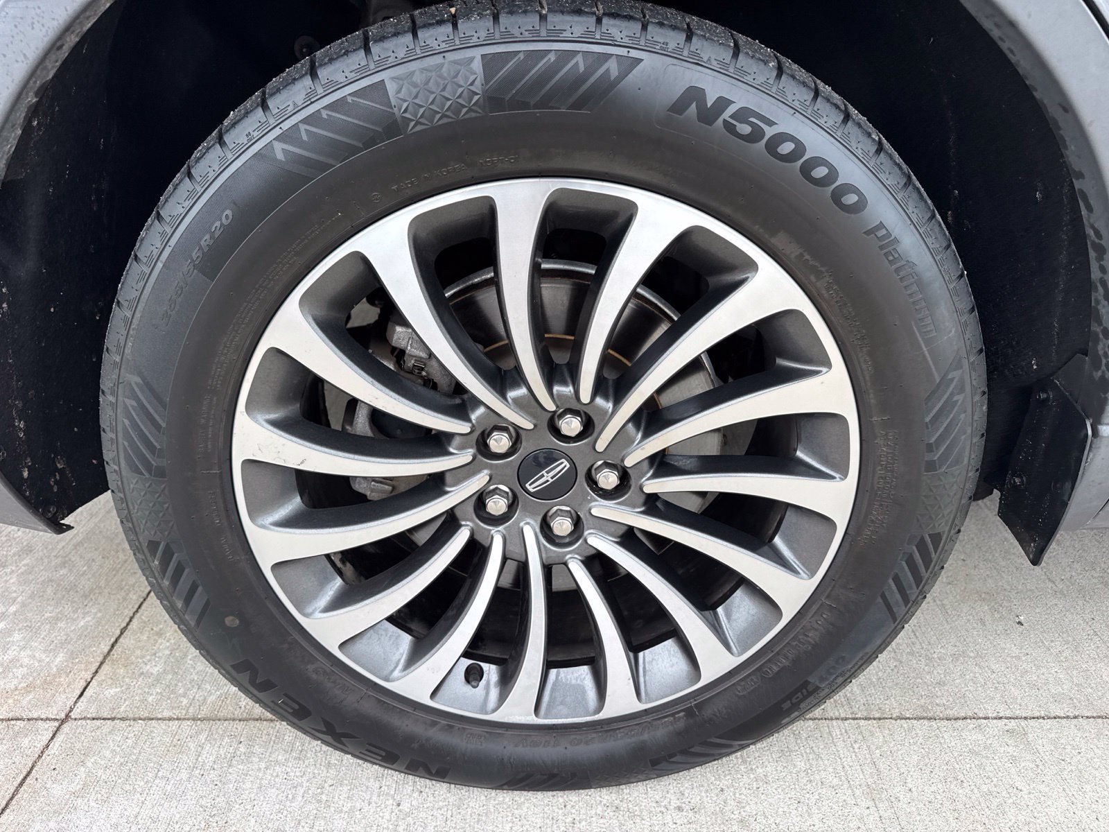 Used 2021 Lincoln Aviator Reserve AWD/4WD image 16