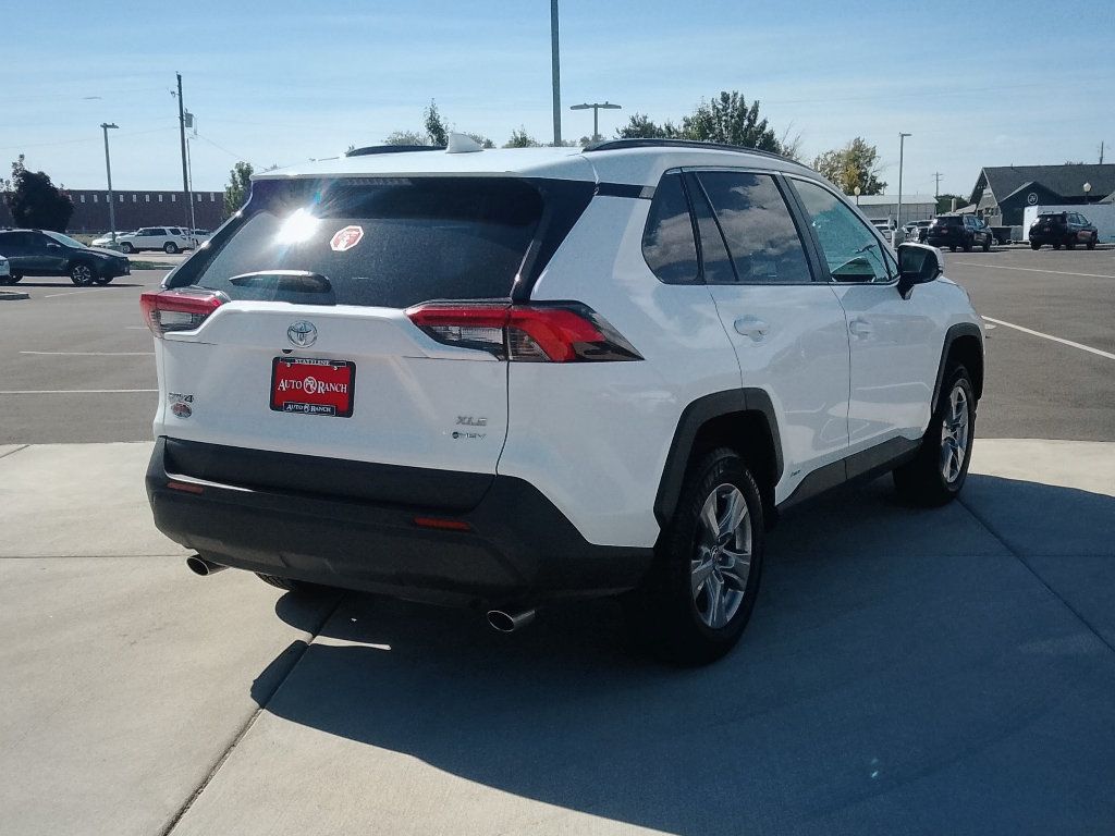 Used 2025 Toyota RAV4 XLE AWD/4WD image 3