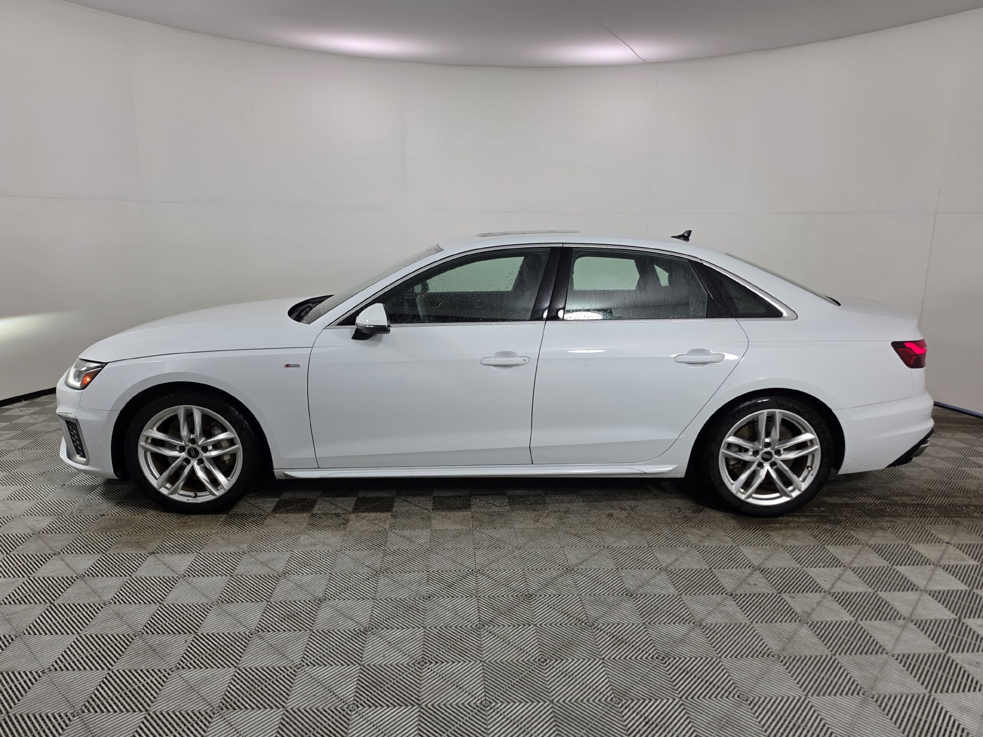 Used 2023 Audi A4 2.0T Premium Plus w/ Premium Plus Package AWD/4WD image 39