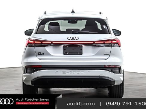 Used 2022 Audi Q4 e-tron Premium Plus w/ Premium Plus image 4