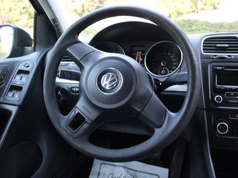 Used 2012 Volkswagen Golf 4-Door FWD image 16