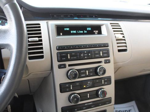 Used 2009 Ford Flex SE image 18