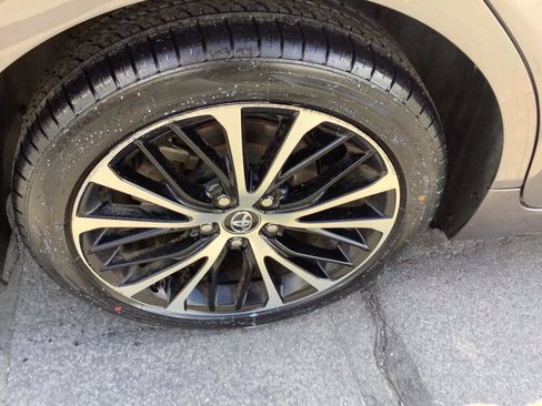 Used 2020 Toyota Camry SE w/ Carpet Mat Package FWD image 27