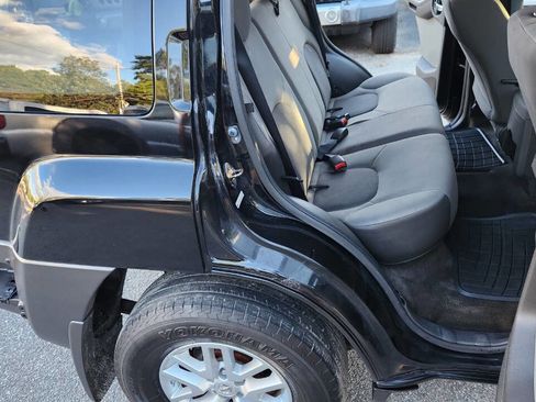 Used 2014 Nissan Xterra S image 36