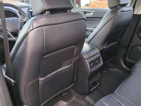 Used 2023 Ford Edge Titanium image 18