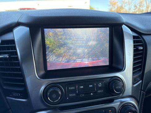 Used 2018 Chevrolet Tahoe LT image 19