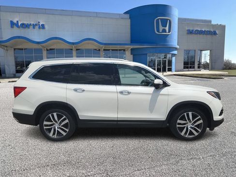 Used 2016 Honda Pilot Touring image 5