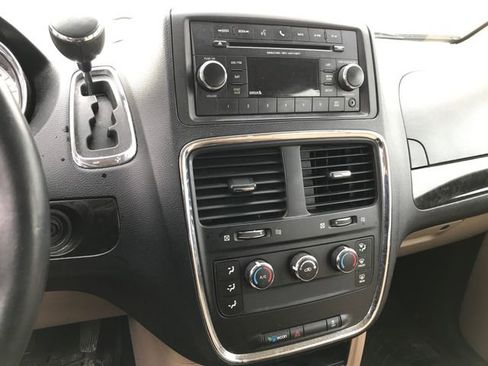 Used 2014 Dodge Grand Caravan American Value Package w/ UConnect Hands-Free Group image 6