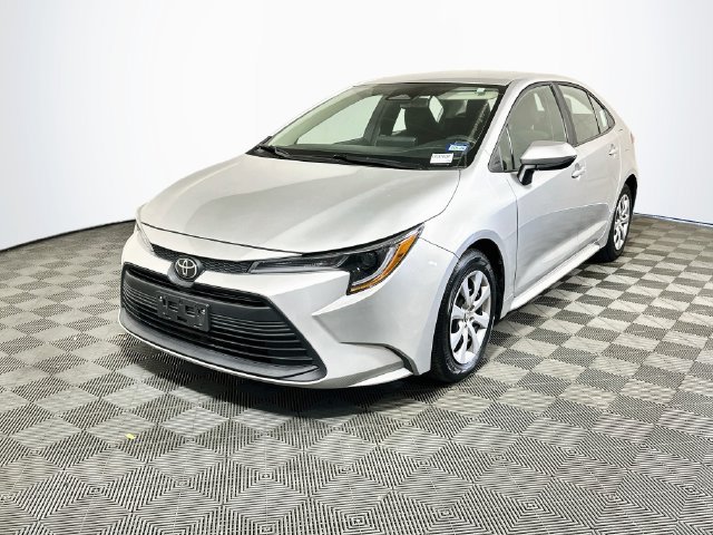 Certified 2025 Toyota Corolla LE FWD image 5