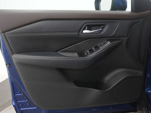 Used 2023 Nissan Rogue SV w/ SV Premium Package image 22