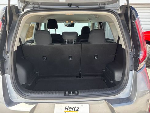 Used 2025 Kia Soul LX w/ LX Technology Package FWD image 31
