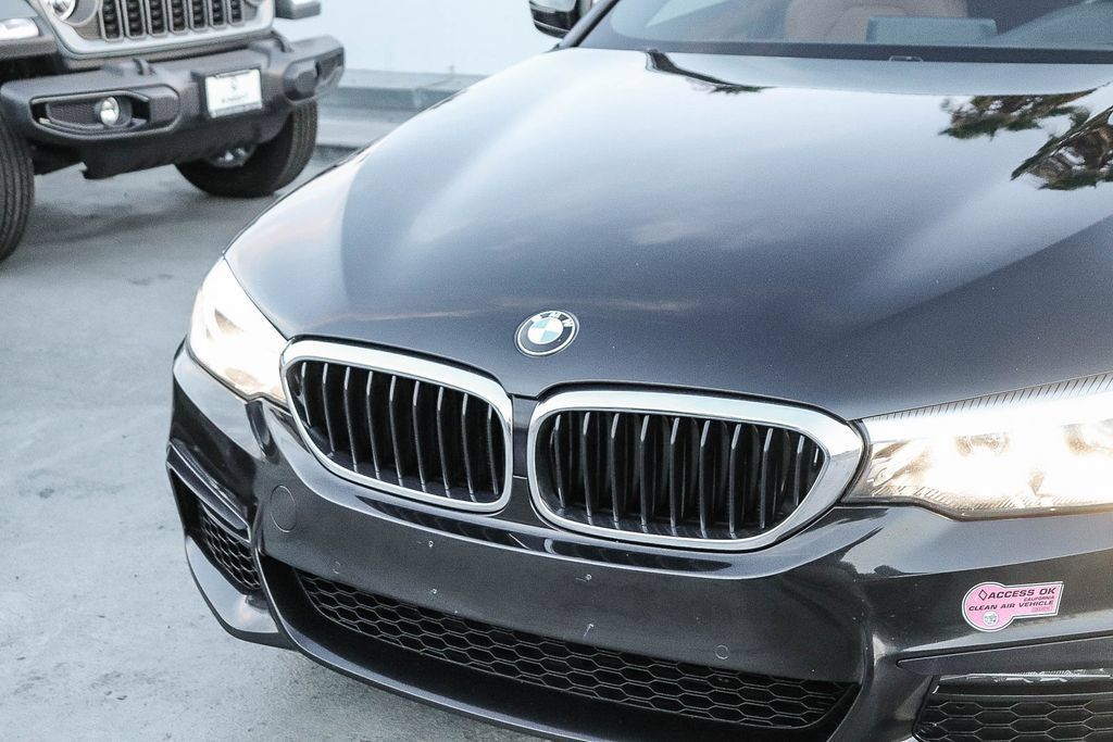 Used 2020 BMW 530e w/ M Sport Package RWD image 6