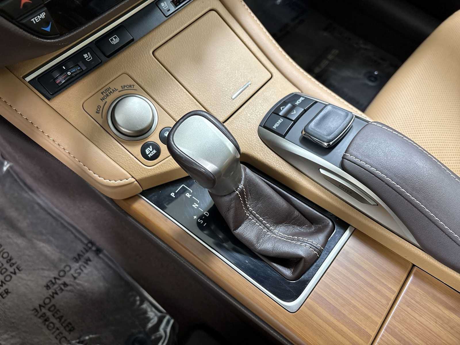 Used 2016 Lexus ES 300h w/ Luxury Package w/Wood Trim FWD image 22