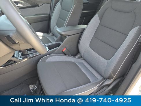 Used 2023 Chevrolet TrailBlazer LS AWD/4WD image 23