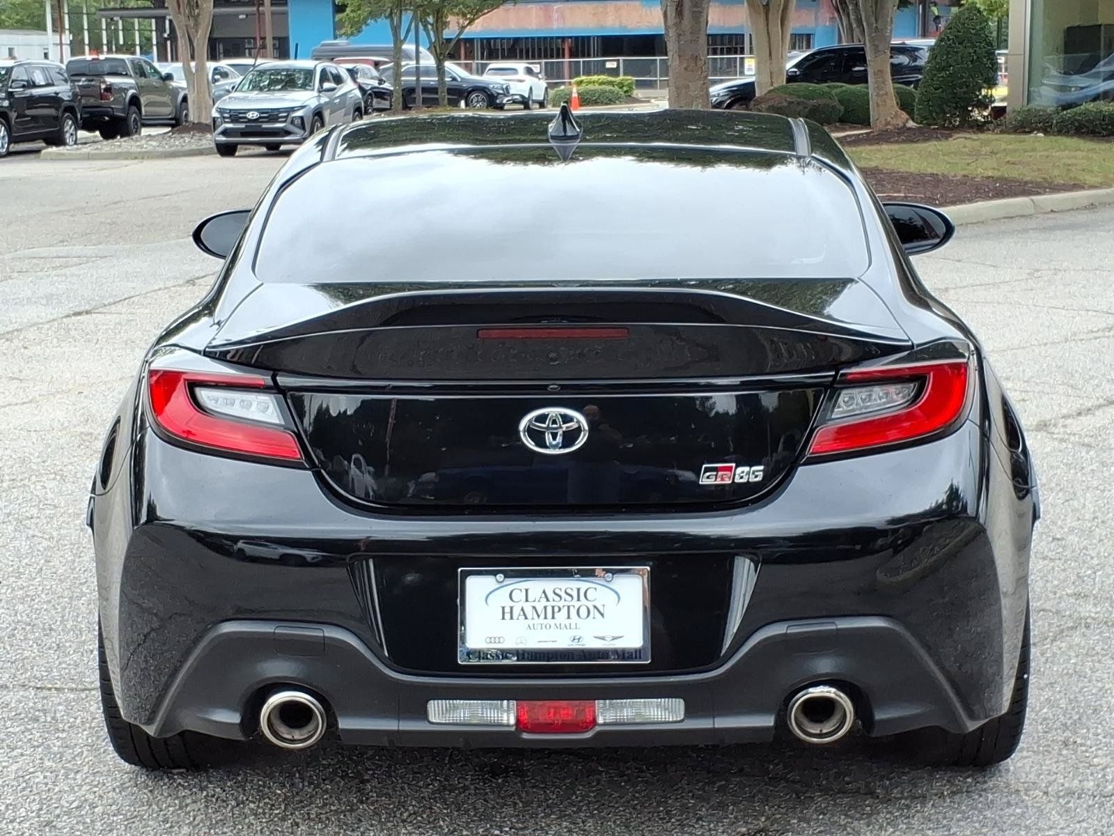 Used 2023 Toyota GR86 Premium w/ ALL Weather Mat Package (TMS) RWD image 10