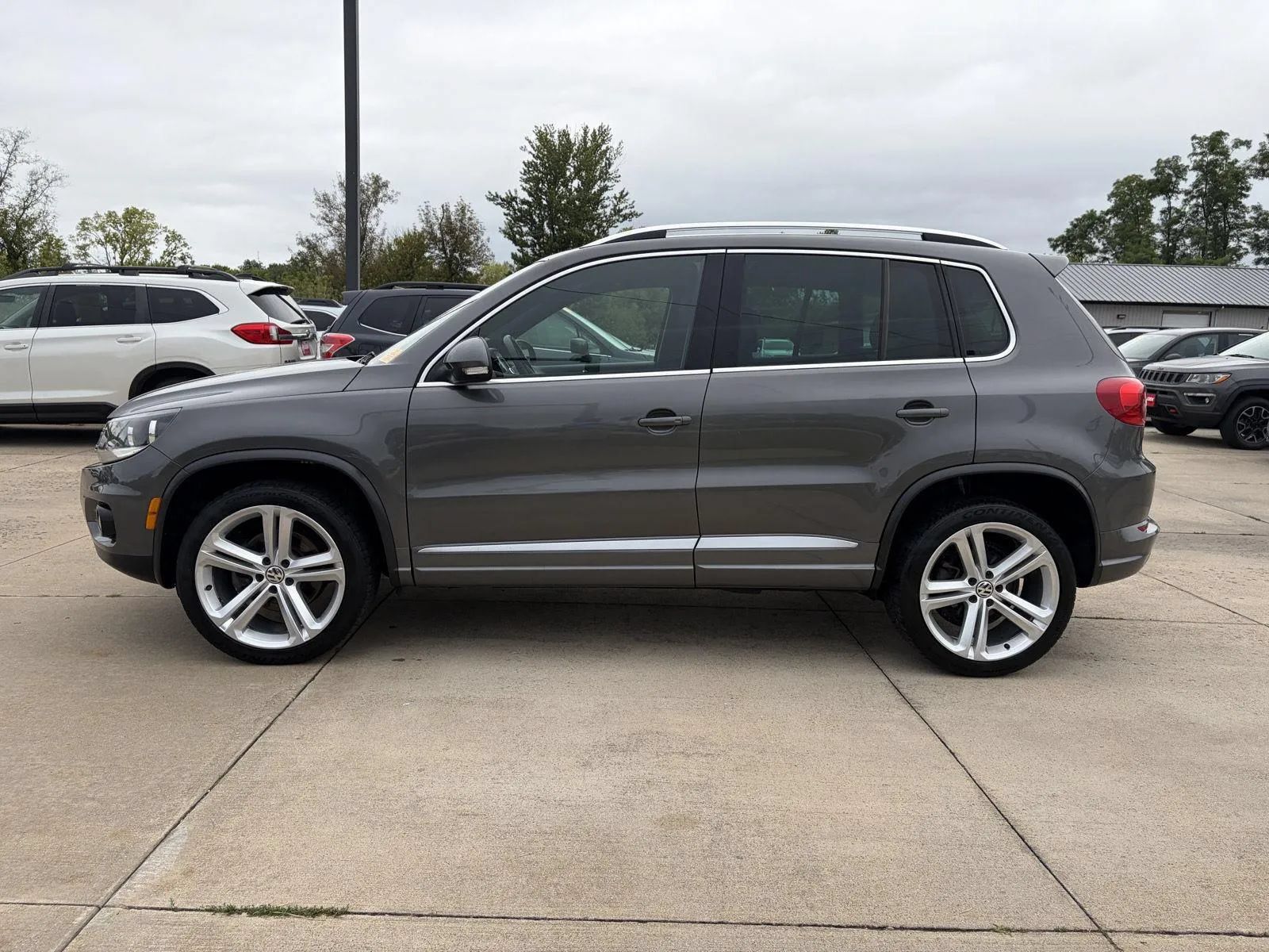 Used 2016 Volkswagen Tiguan R-Line FWD image 5
