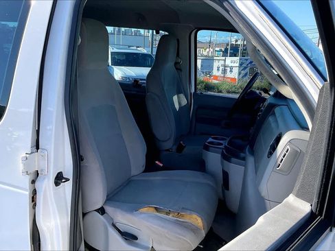 Used 2011 Ford E-350 and Econoline 350 XLT RWD image 13